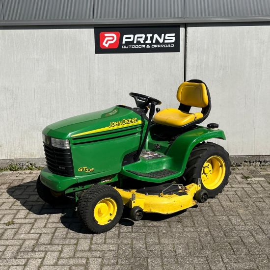 Afbeeldingen van John Deere GT235 zitmaaier