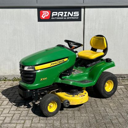 Afbeeldingen van John Deere X300 Zitmaaier